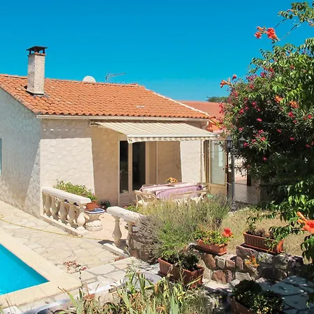 Holiday home Maison Bleue By Interhome *